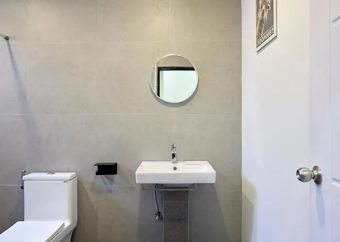 Cozy&modern 6-br Home, 14pax - Central, 5mins Bts Bangkok